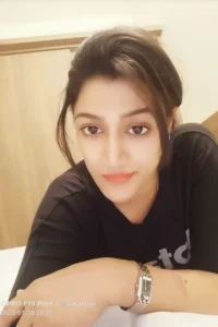 Call girls in Gomati Nagar