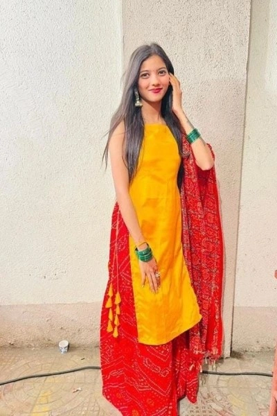 Call girl in Yellow red suit